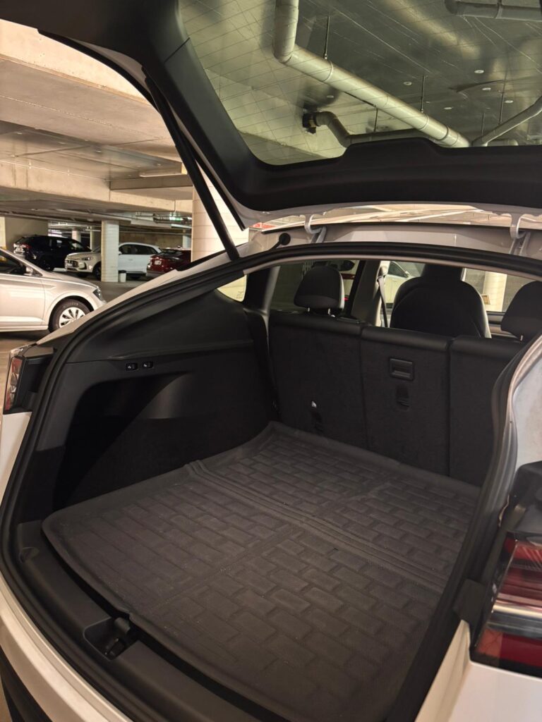 tesla car y model 2024